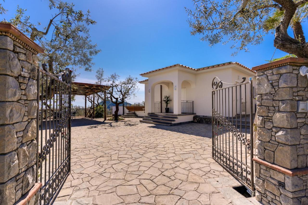 Villa Rusinella Minimalist Retreat With Sea Views Масса-Лубренсе Екстер'єр фото