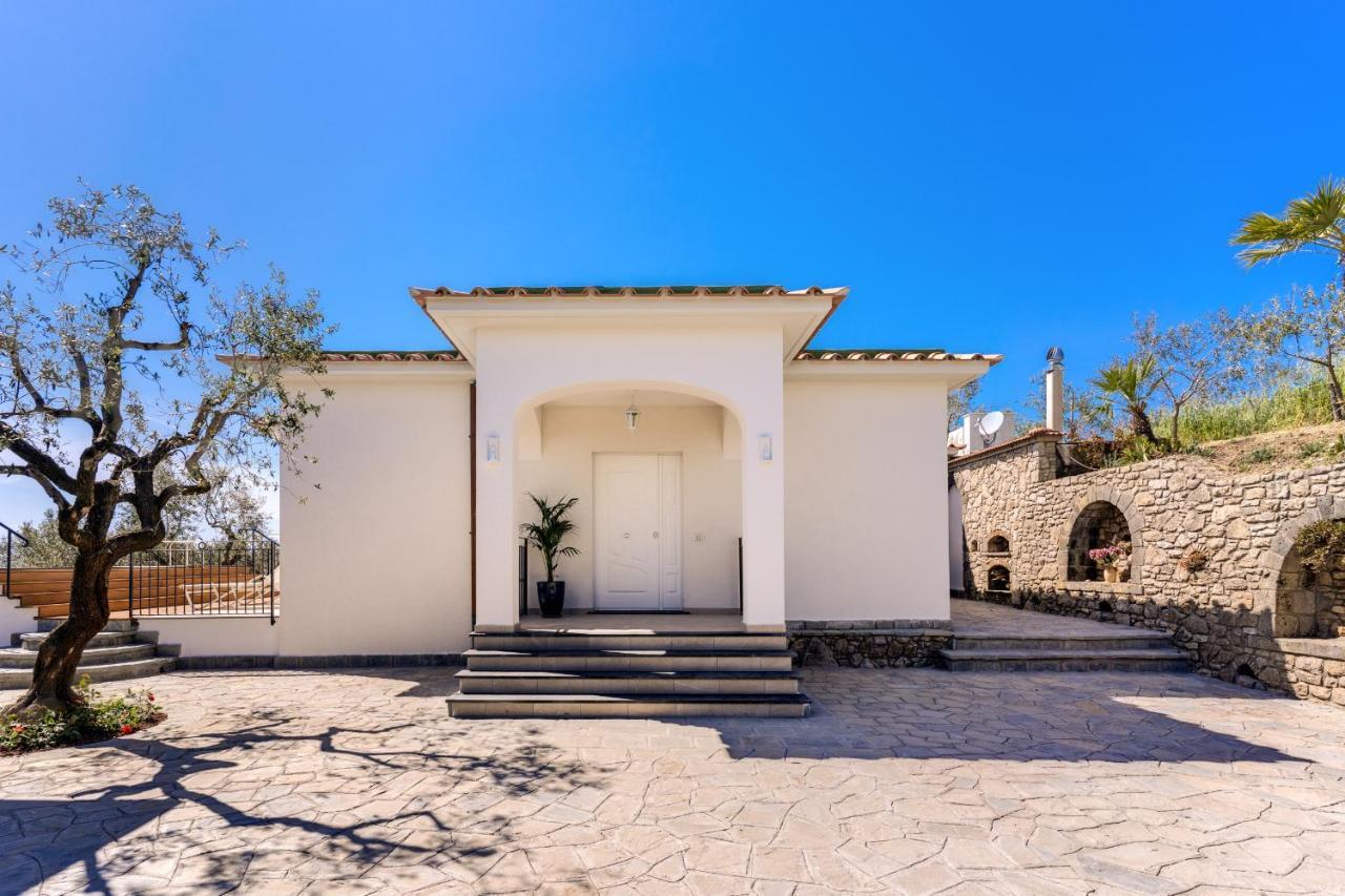 Villa Rusinella Minimalist Retreat With Sea Views Масса-Лубренсе Екстер'єр фото