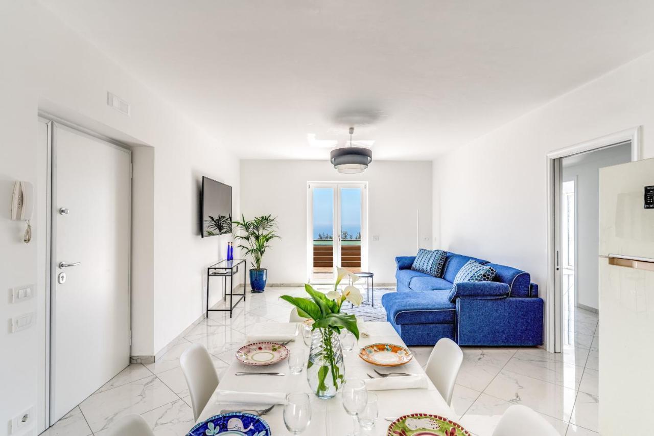 Villa Rusinella Minimalist Retreat With Sea Views Масса-Лубренсе Екстер'єр фото