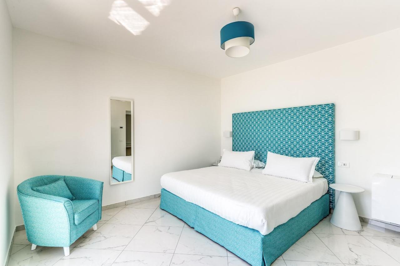 Villa Rusinella Minimalist Retreat With Sea Views Масса-Лубренсе Екстер'єр фото