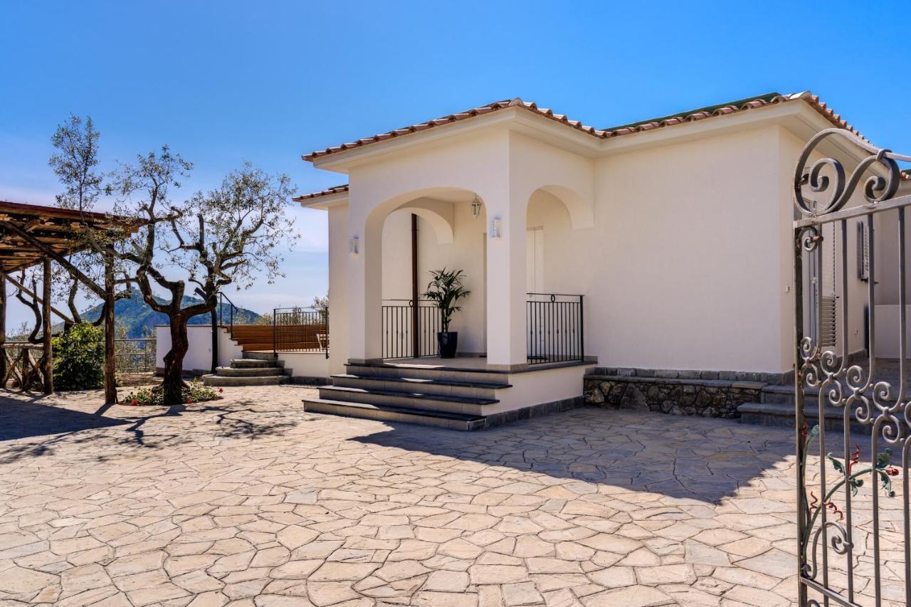 Villa Rusinella Minimalist Retreat With Sea Views Масса-Лубренсе Екстер'єр фото