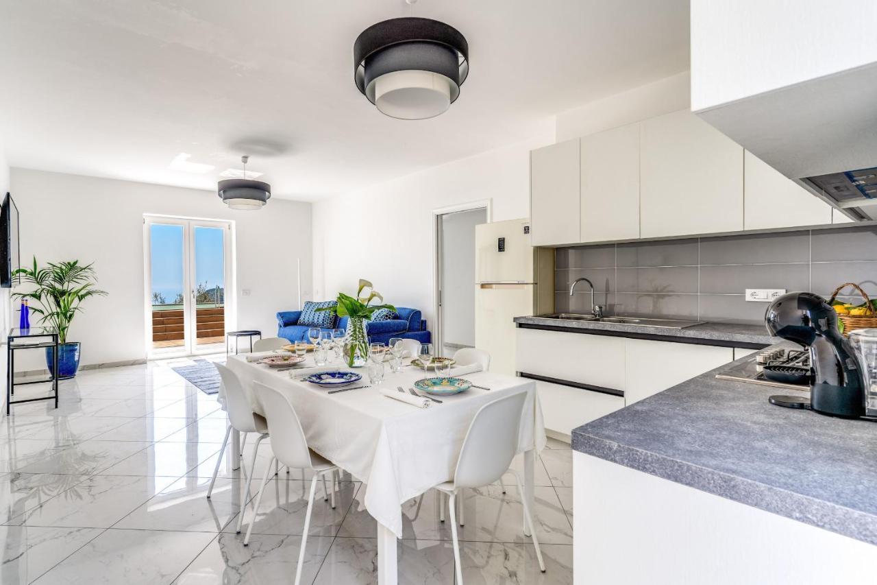 Villa Rusinella Minimalist Retreat With Sea Views Масса-Лубренсе Екстер'єр фото