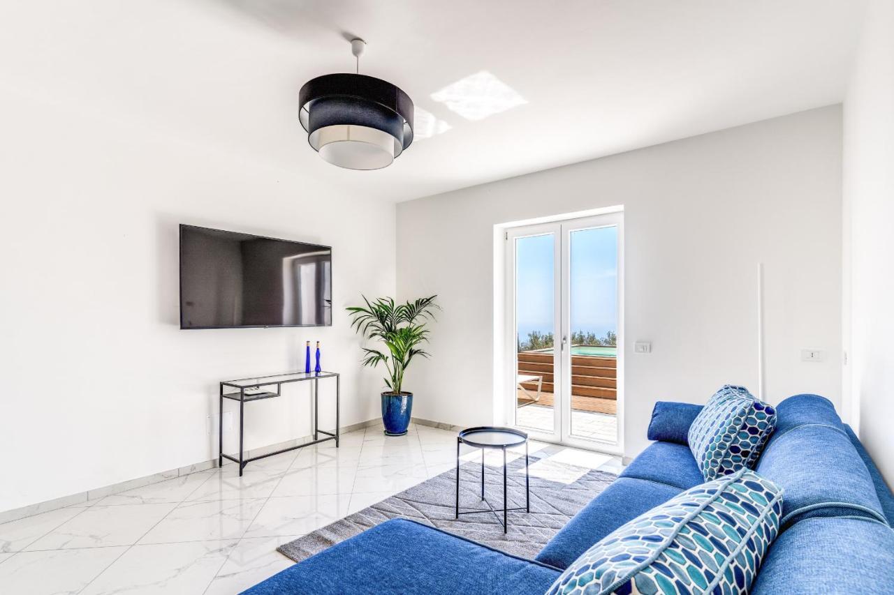 Villa Rusinella Minimalist Retreat With Sea Views Масса-Лубренсе Екстер'єр фото