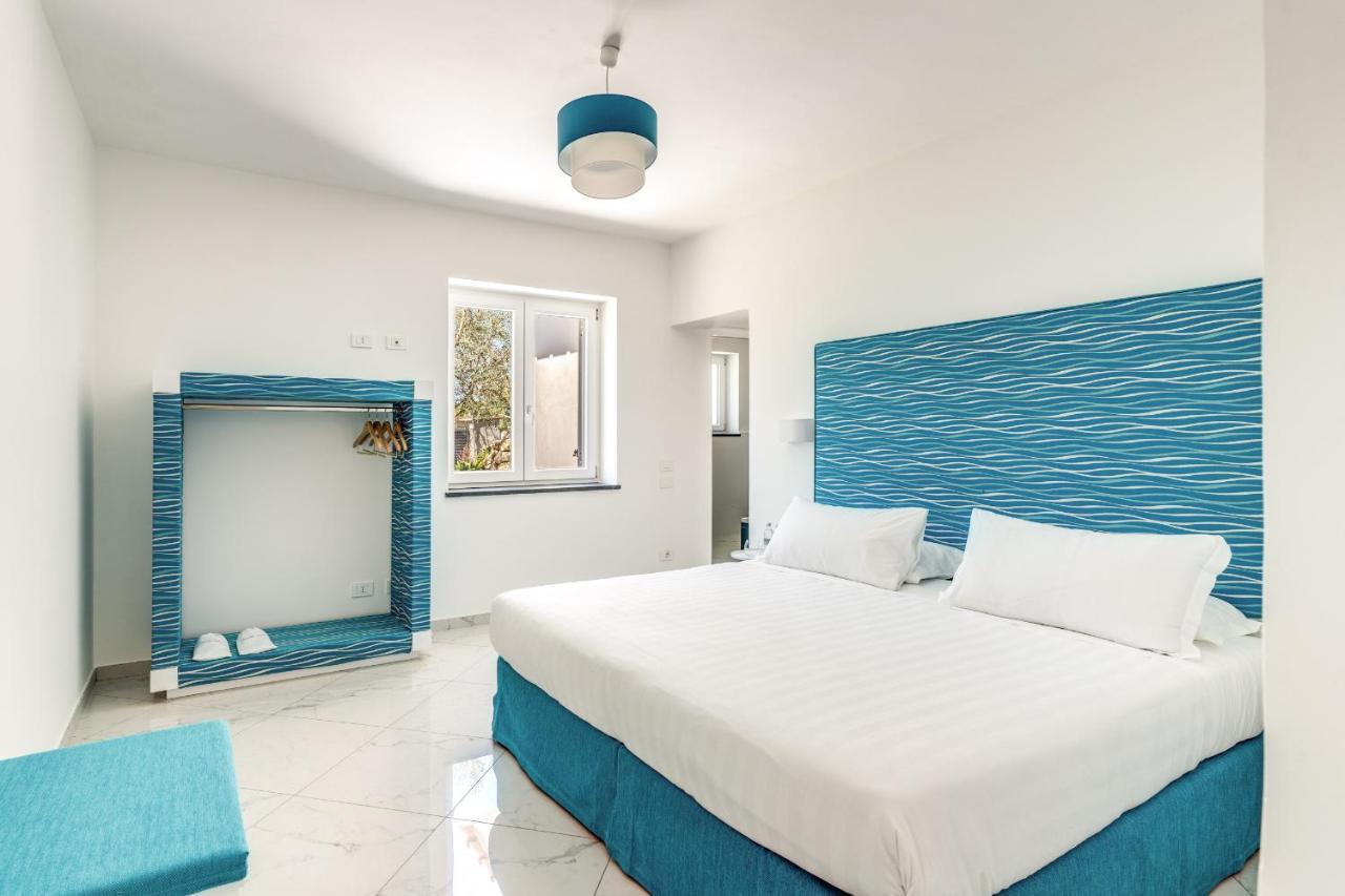Villa Rusinella Minimalist Retreat With Sea Views Масса-Лубренсе Екстер'єр фото